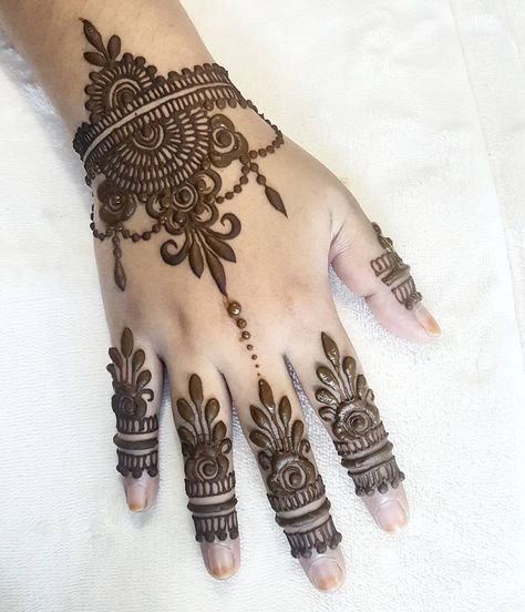 easy backhand mehndi designs