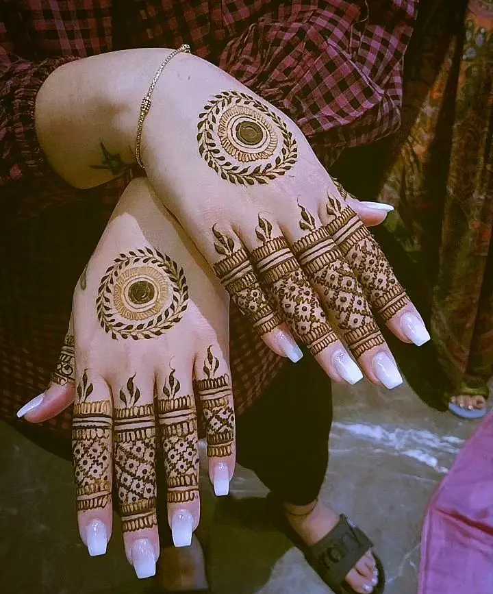 circle mehndi designs