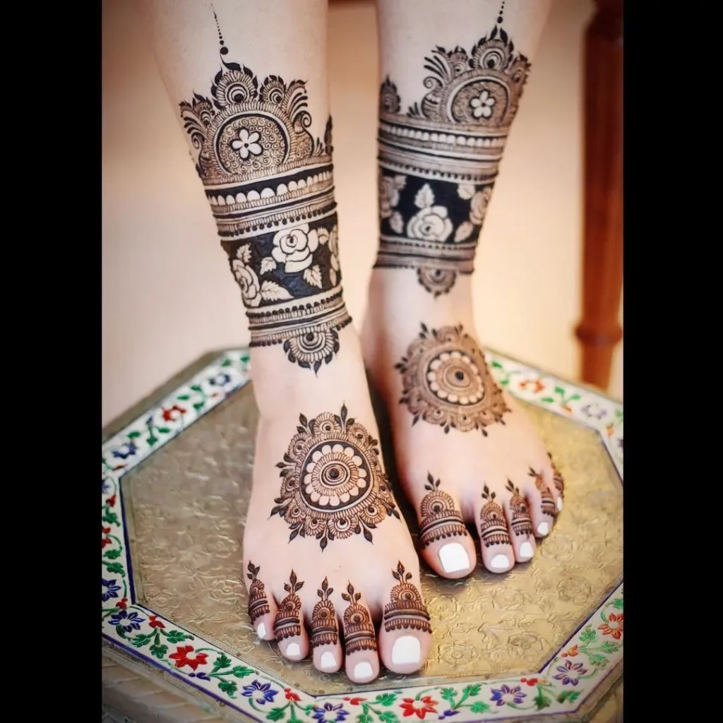 circle mehndi designs