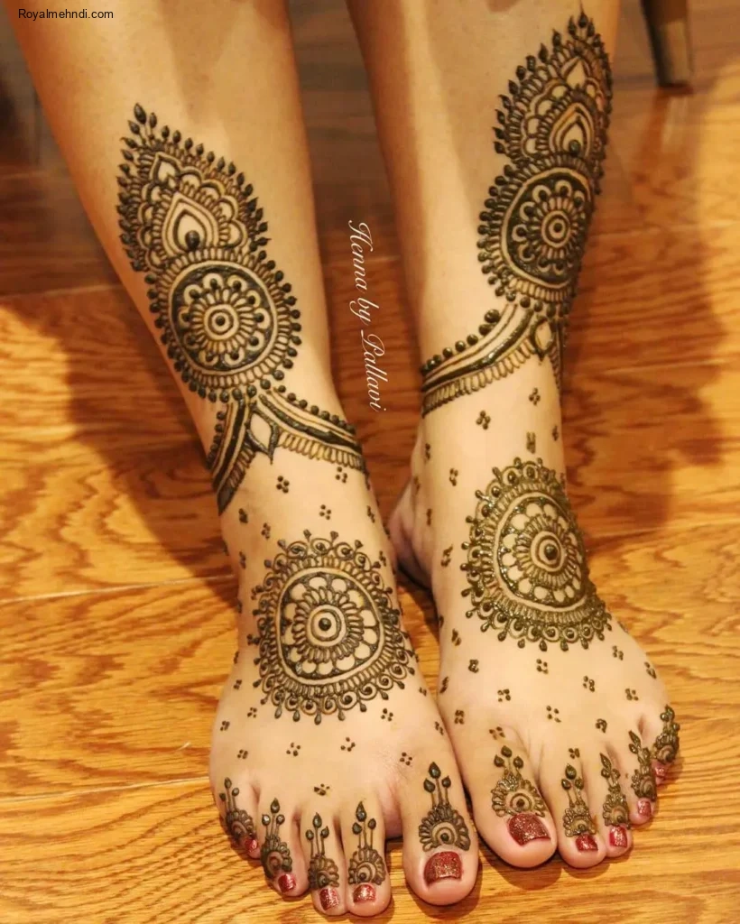 circle mehndi designs
