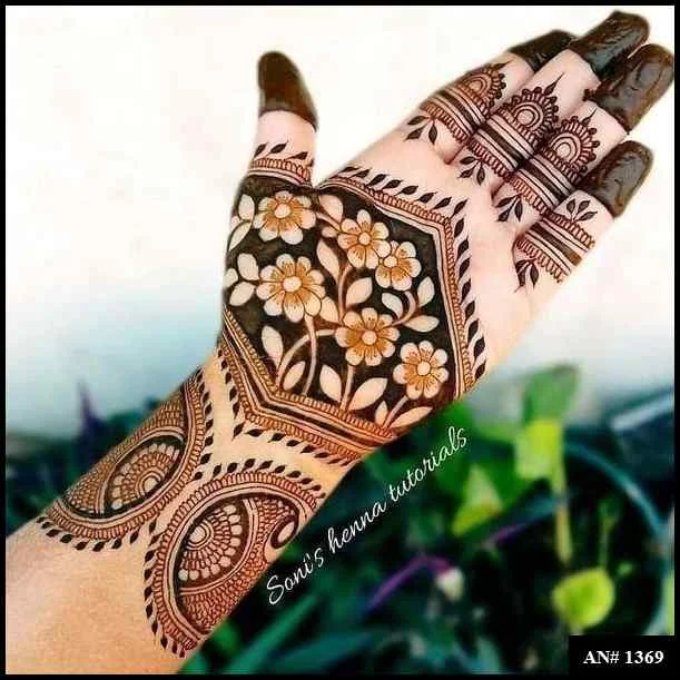 simple arabic mehndi design 2024 back hand
