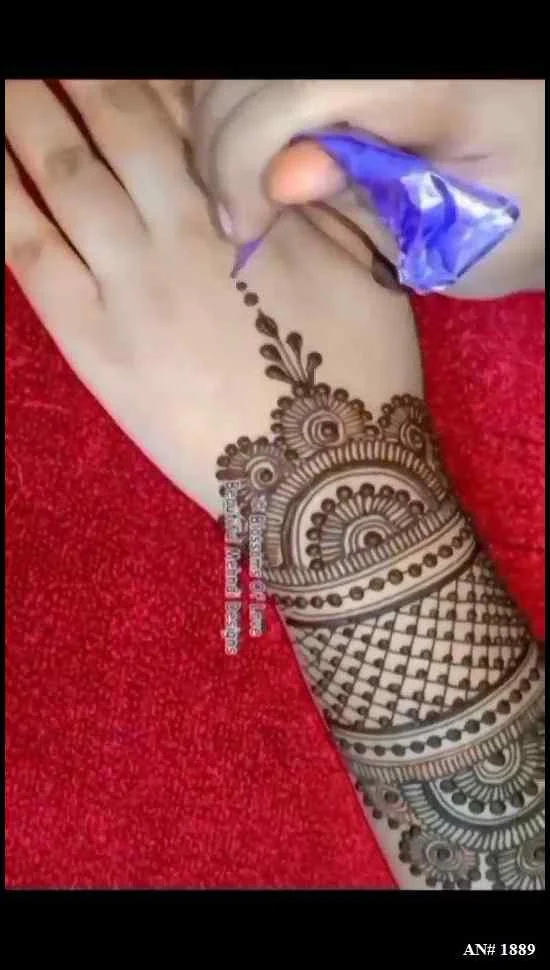 mehndi design bail back hand