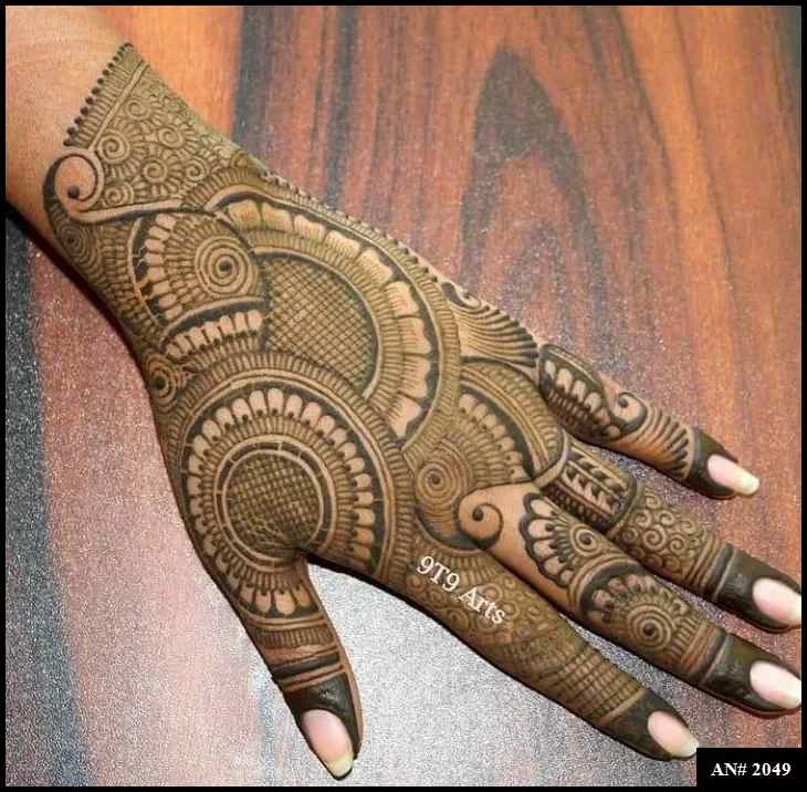 stylish modern back hand mehndi design