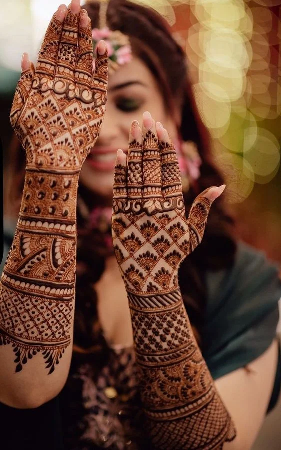 easy backhand mehndi designs