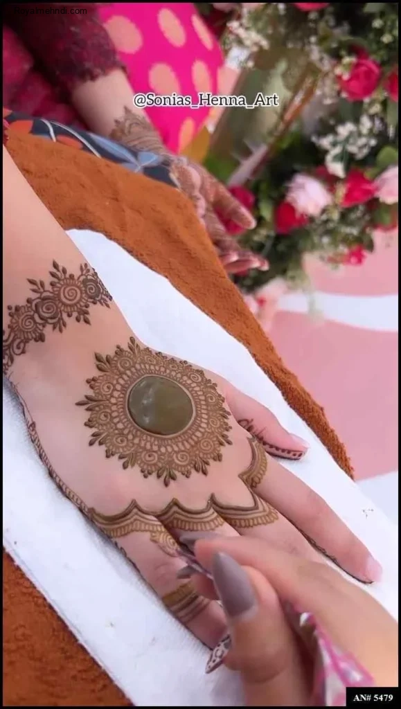 circle mehndi designs