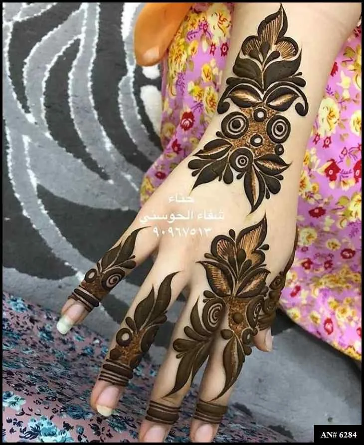 stylish modern back hand mehndi design