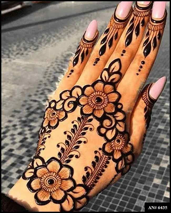 stylish modern back hand mehndi design