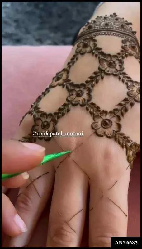 stylish back hand mehndi designs simple and beautiful