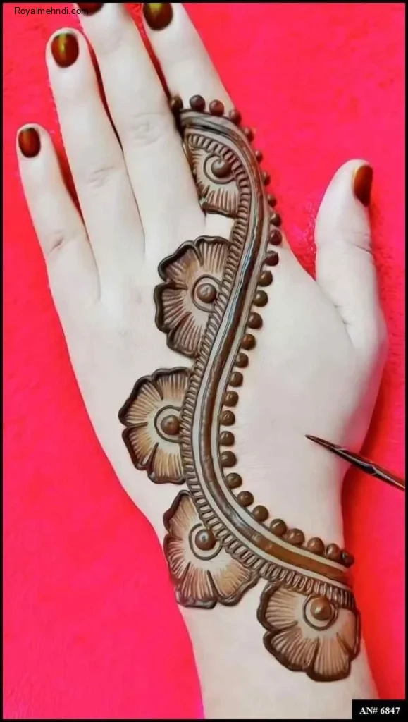 mehndi design back hand simple
