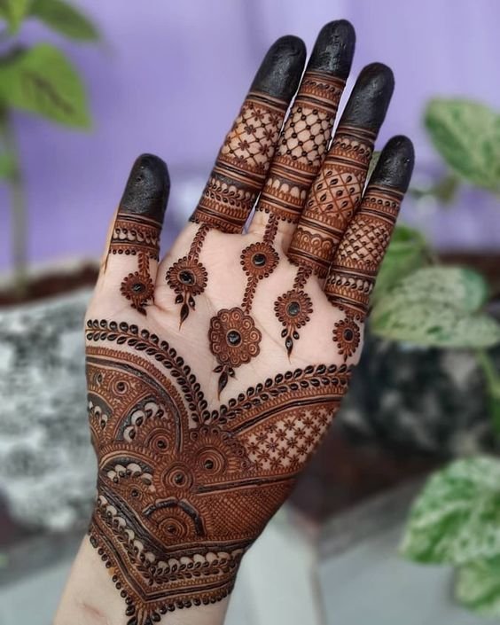 simple royal front hand mehndi design