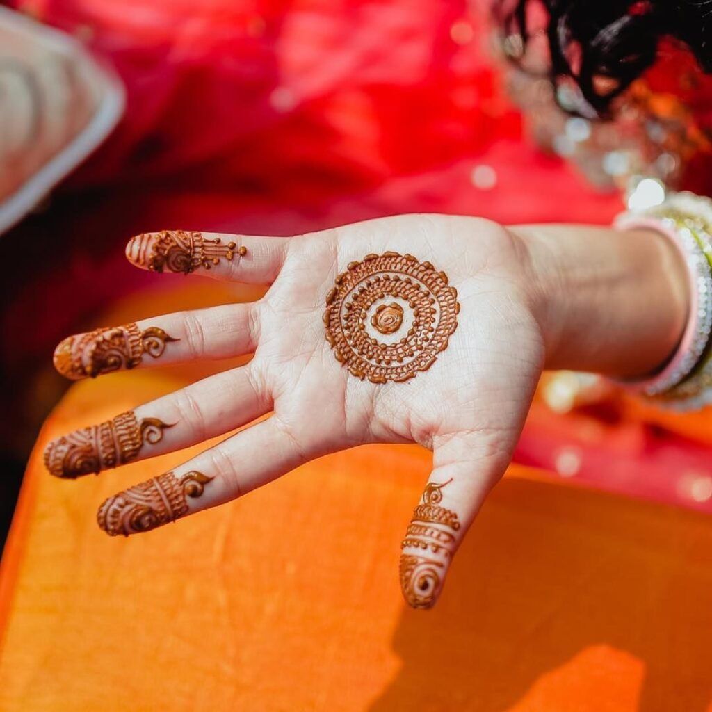 mehendi design simple front hand