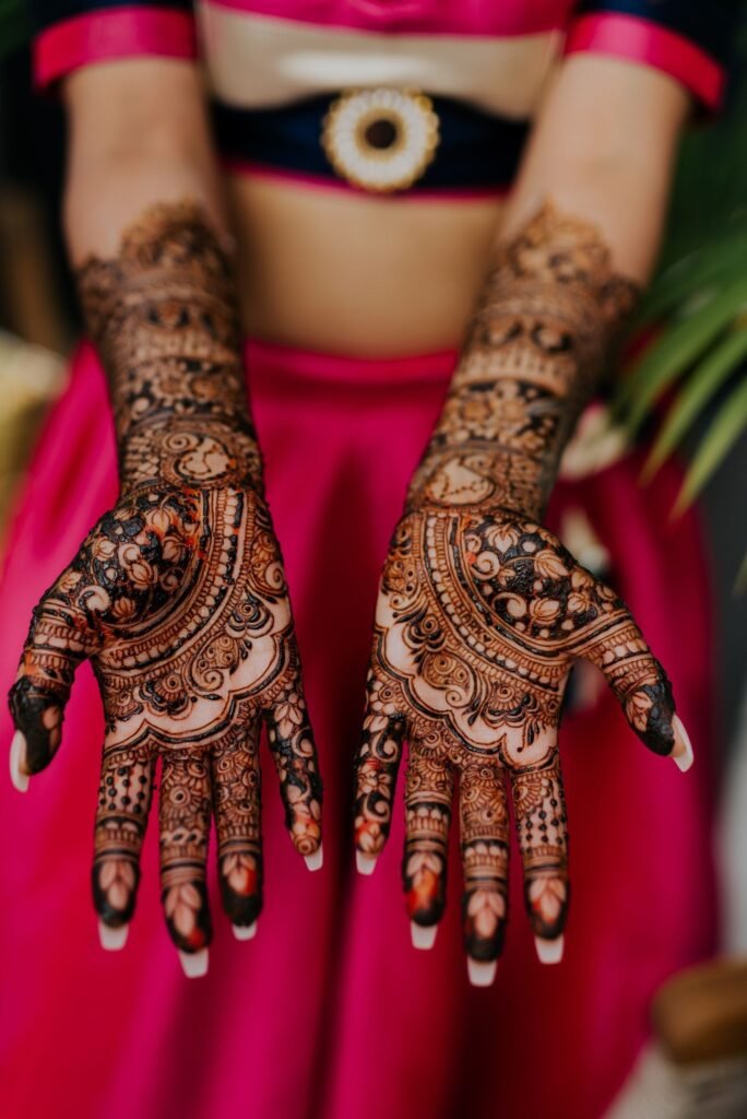 mehendi design simple front hand
