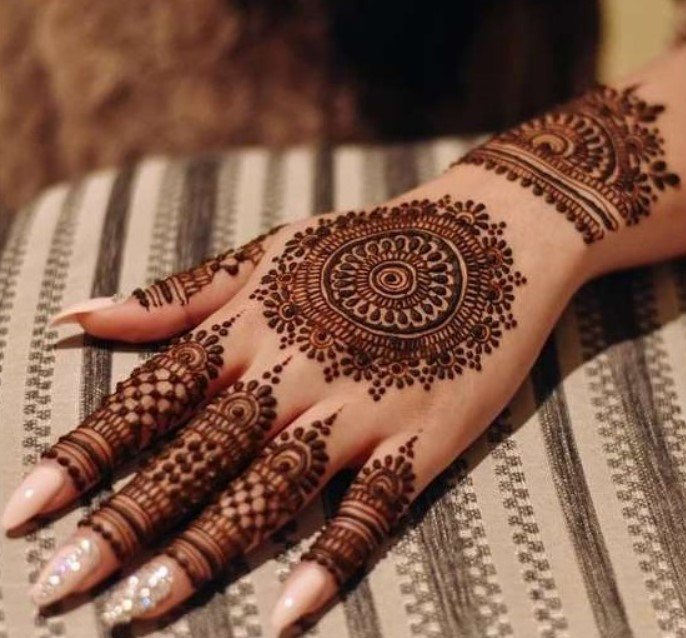 simple mehndi design photo