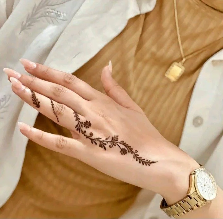 easy simple finger mehndi design