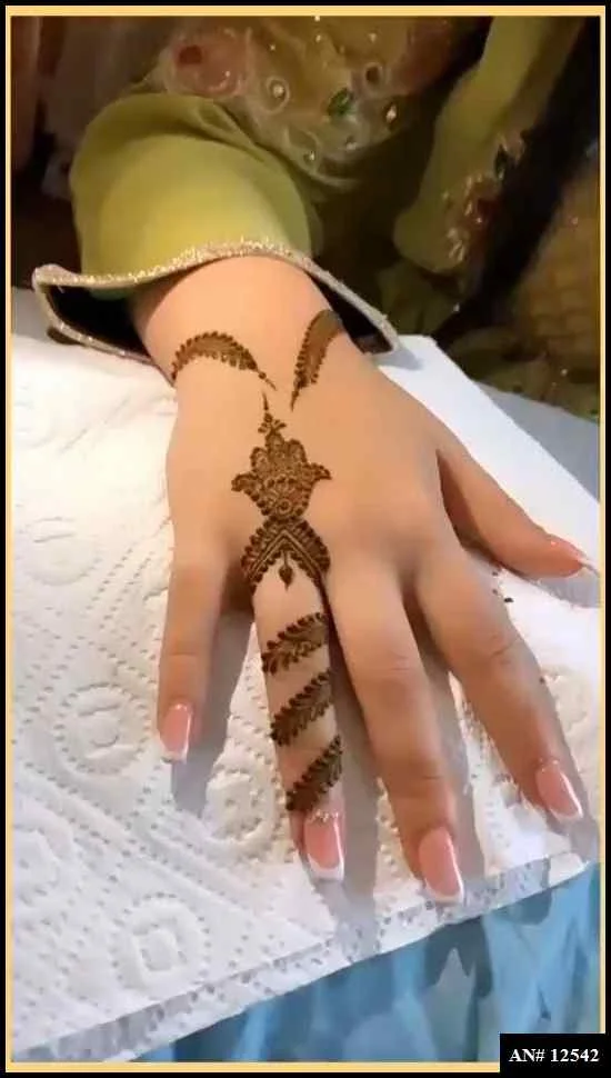 easy simple finger mehndi design