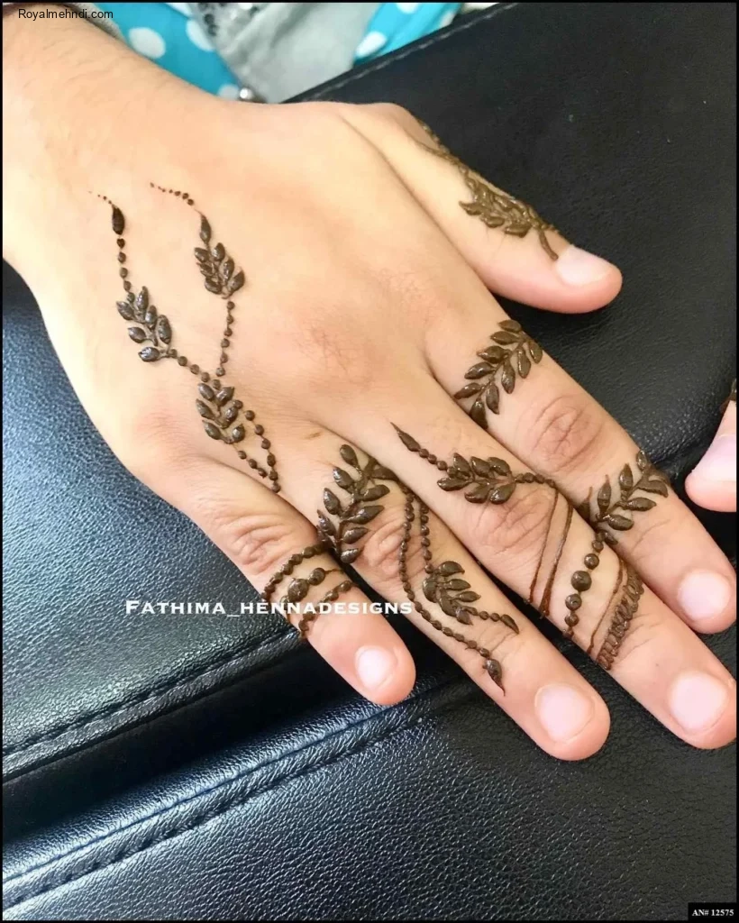 simple mehndi design photo
