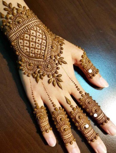 simple mehndi design photo