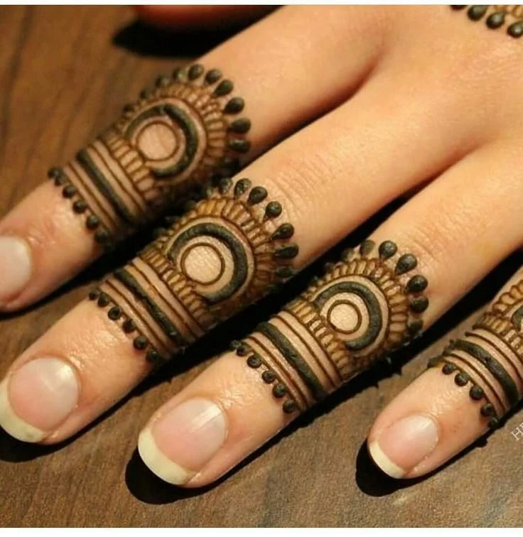 easy simple finger mehndi design