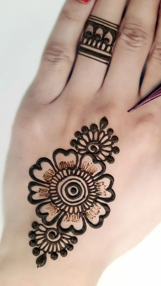 easy simple finger mehndi design