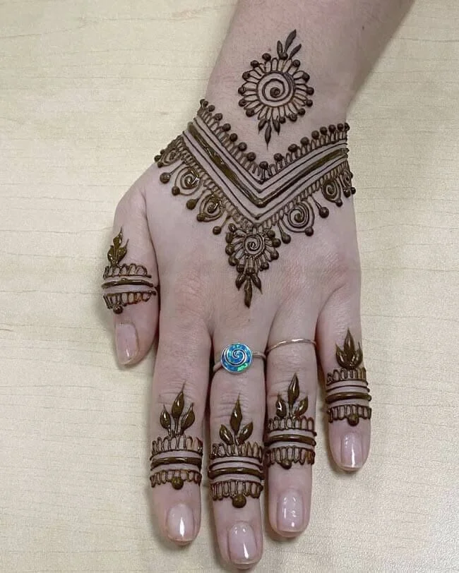 easy simple finger mehndi design