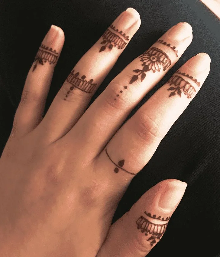 easy simple finger mehndi design