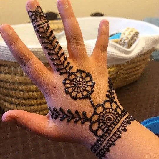 easy simple finger mehndi design