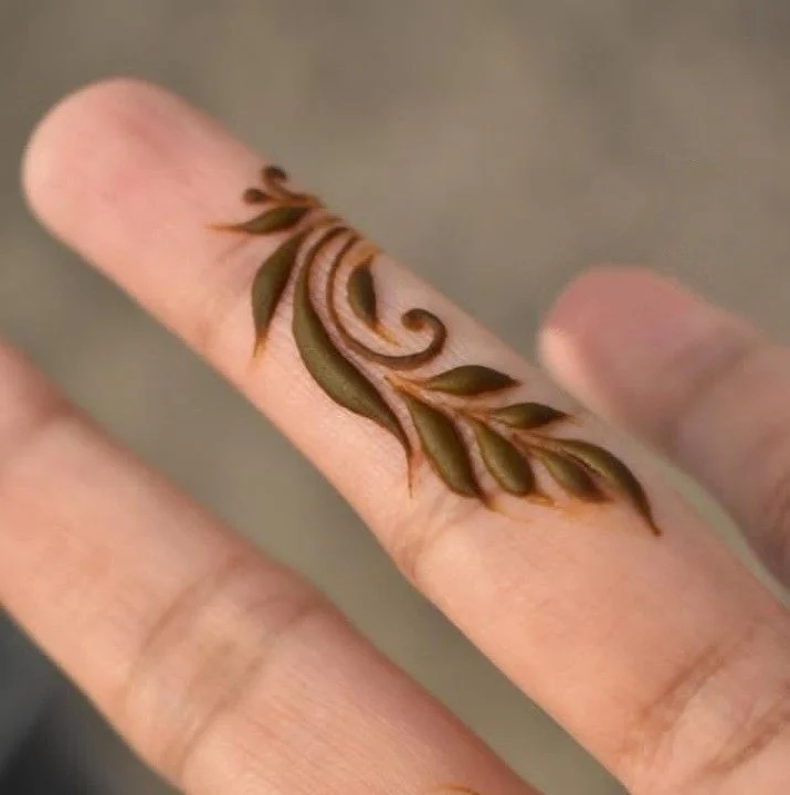easy simple finger mehndi design