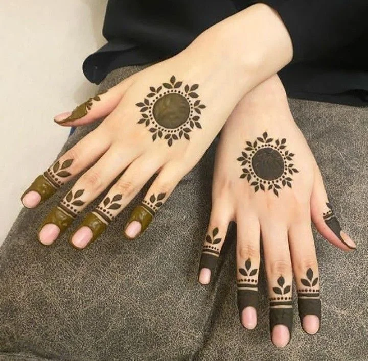 easy simple finger mehndi design