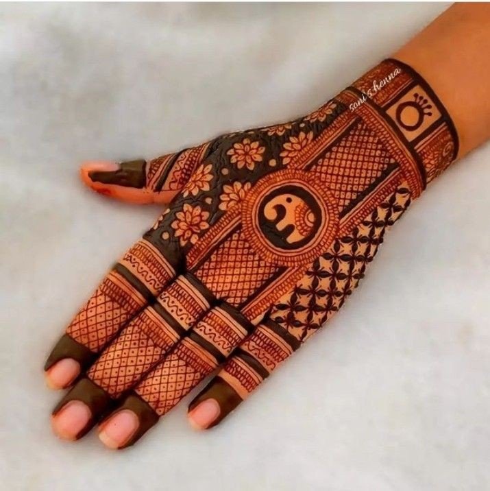 easy backhand mehndi designs