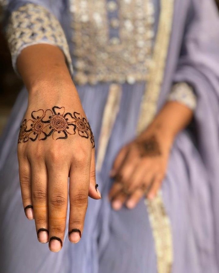 Easy Arabic Mehndi Design