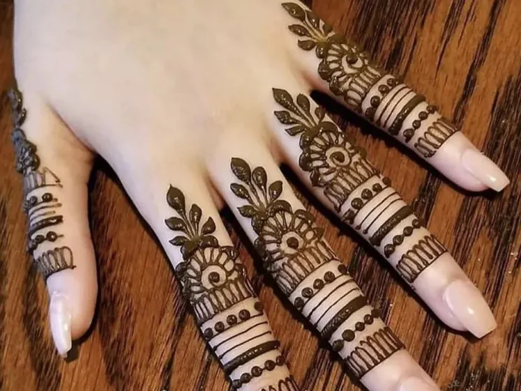 easy simple finger mehndi design