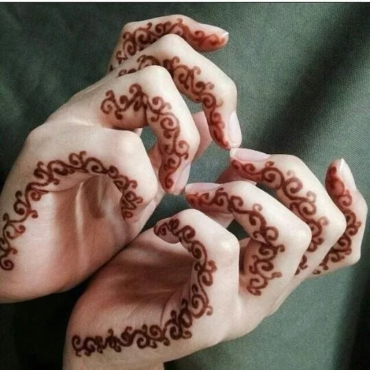 easy simple finger mehndi design