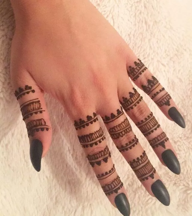easy simple finger mehndi design