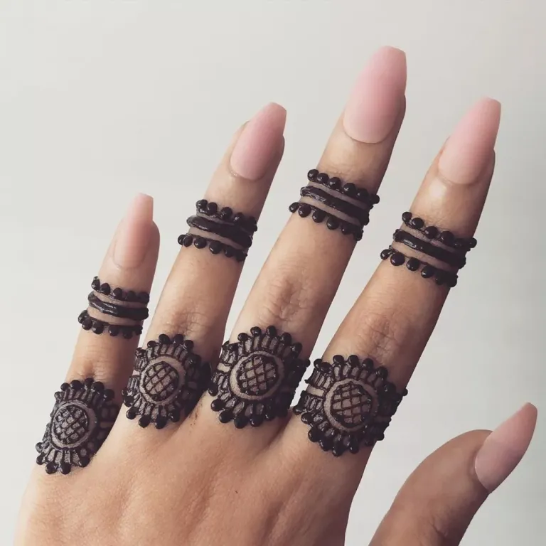 easy simple finger mehndi design
