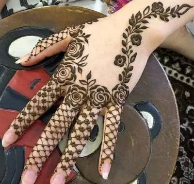 easy simple finger mehndi design