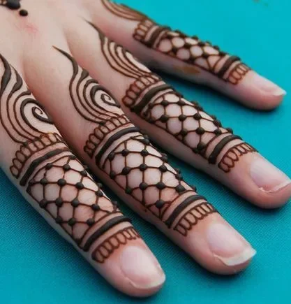 easy simple finger mehndi design