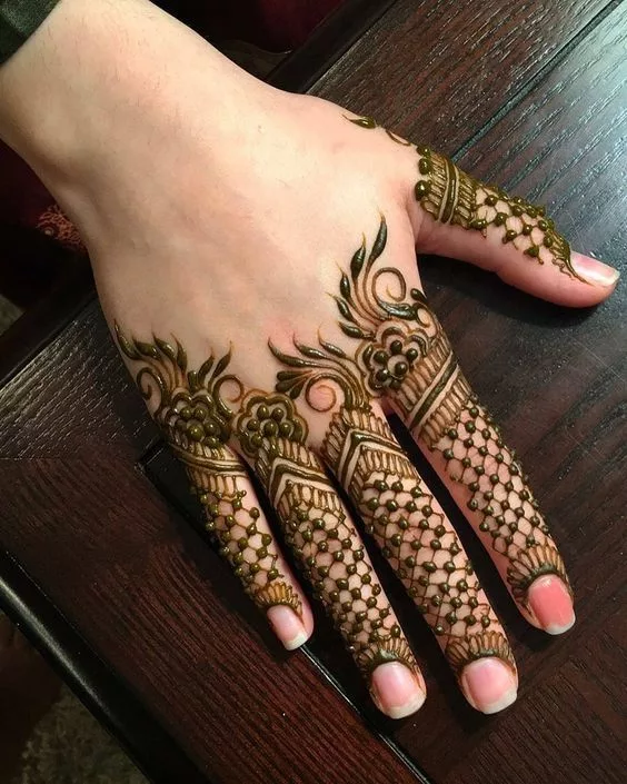 easy simple finger mehndi design