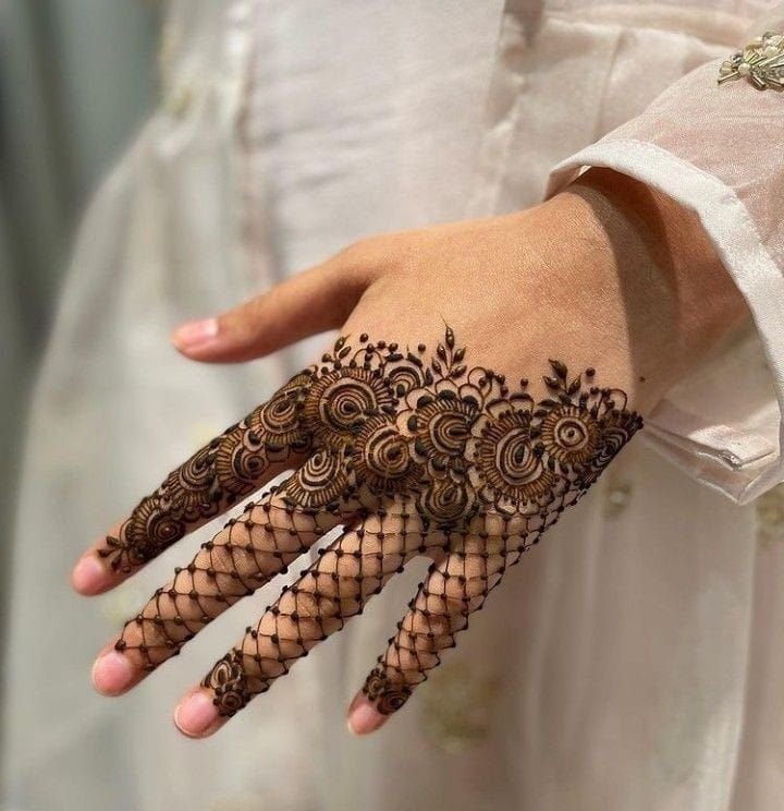 Easy Arabic Mehndi Design