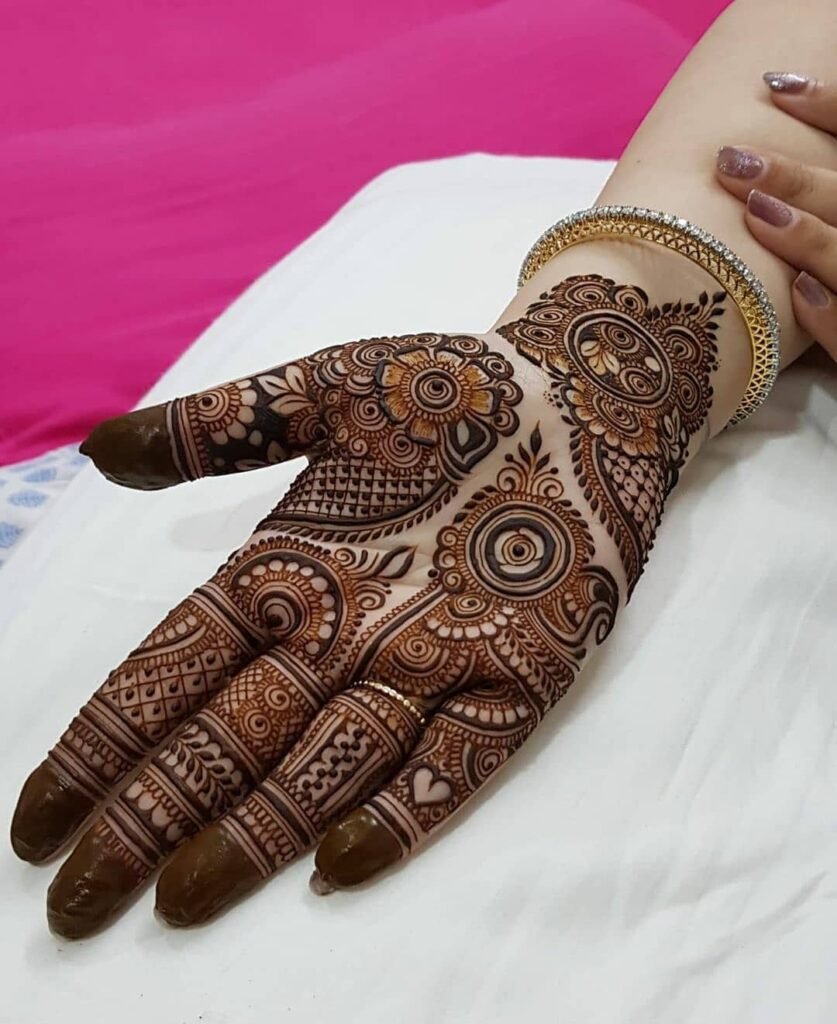 simple mehndi design photo