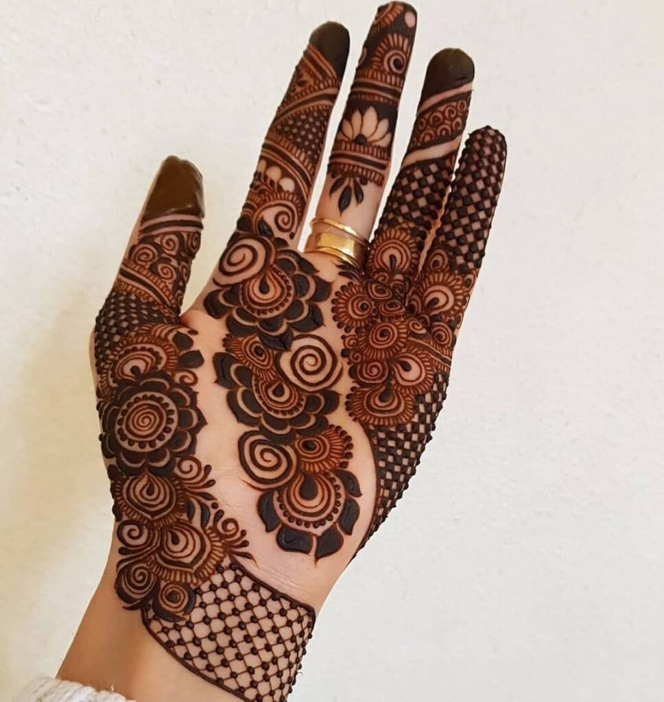 simple mehndi design photo