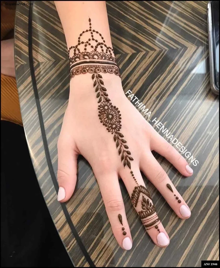 simple mehndi design photo