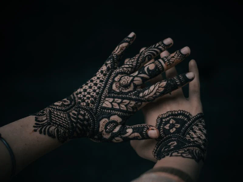 simple mehndi design photo
