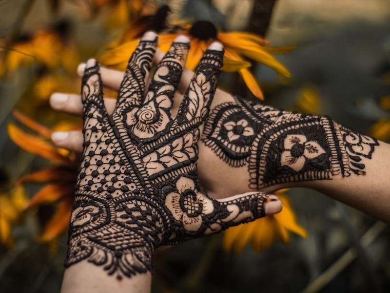 simple mehndi design photo