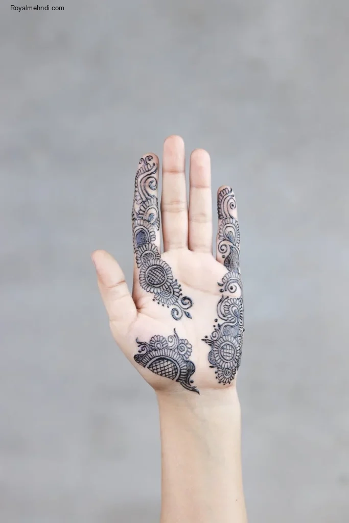 simple mehndi design photo