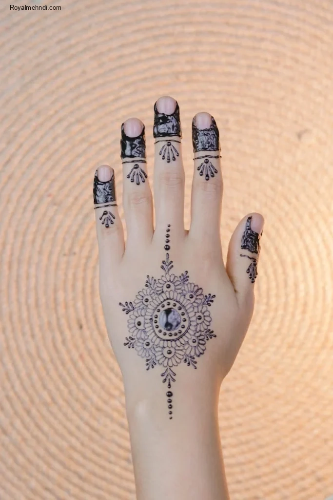 simple mehndi design photo