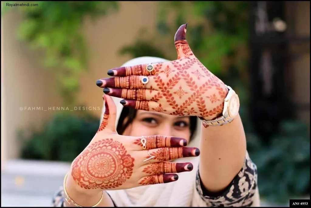 simple mehndi design photo