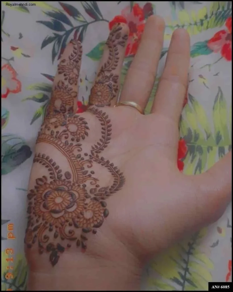 simple mehndi design photo
