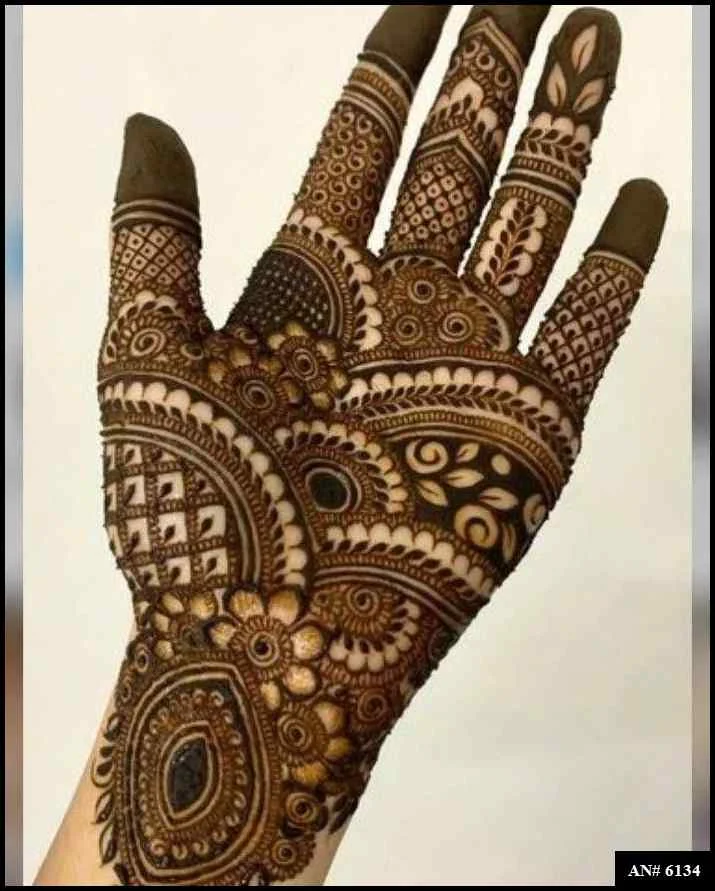 simple mehndi design photo