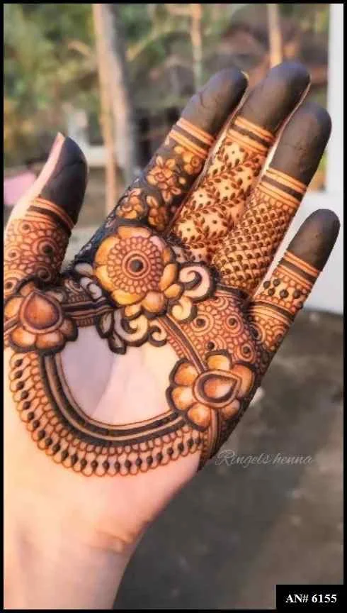 simple mehndi design photo