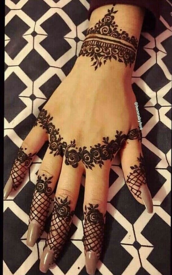 Stylish Mehndi Design